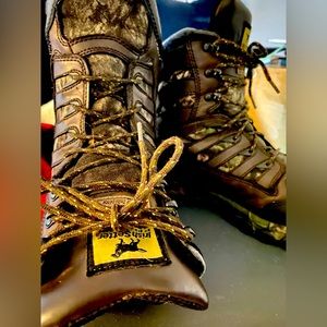 IRISH SETTER 8.5” WATERPROOF AND INSULATED MOSSY OAK® CAMO BOOT WOMEN’S SIZE 9